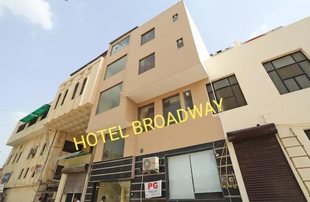 Hotel Broadway New Delhi Exteriör bild